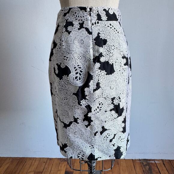 DEREK LAM Paisley Jacquard Black & White Wool-Silk Blend Pencil Skirt - Picture 3 of 8